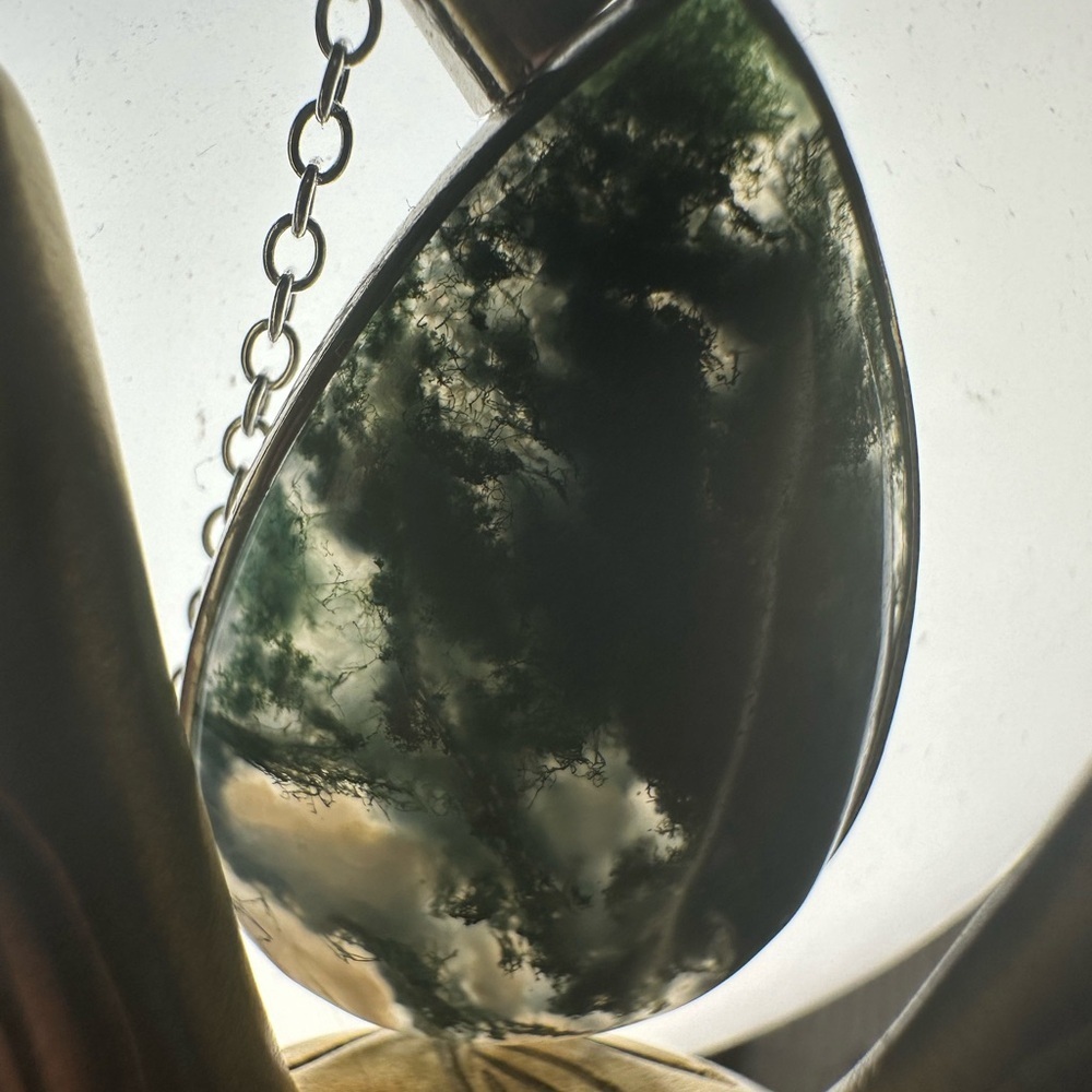 Moss Agate Teardrop Pendant Necklace on Silver Plated Box Chain - Picture 9 of 9